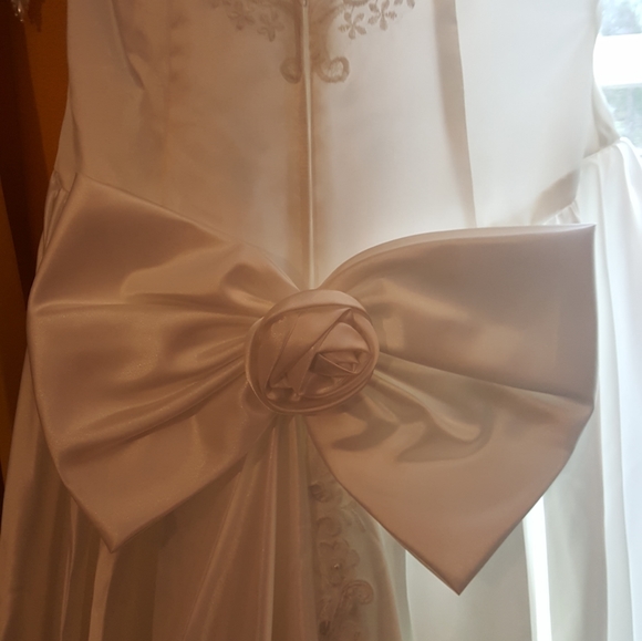 Vintage Wedding Dress, Long - Picture 4 of 12